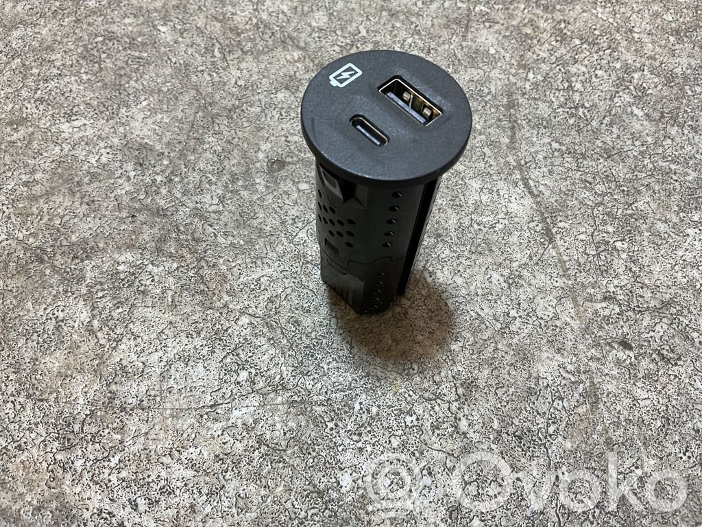 Ford Mach-E I Gniazdo / Złącze USB 