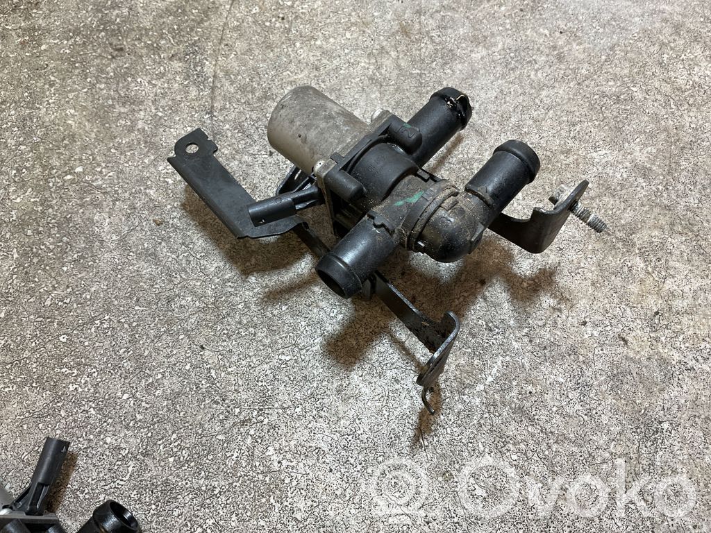 Volvo XC40 Coolant heater control valve 
