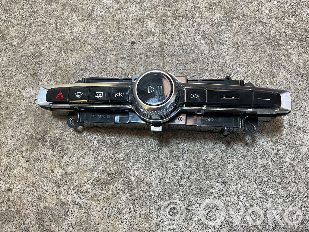 Volvo XC40 Sound control switch 