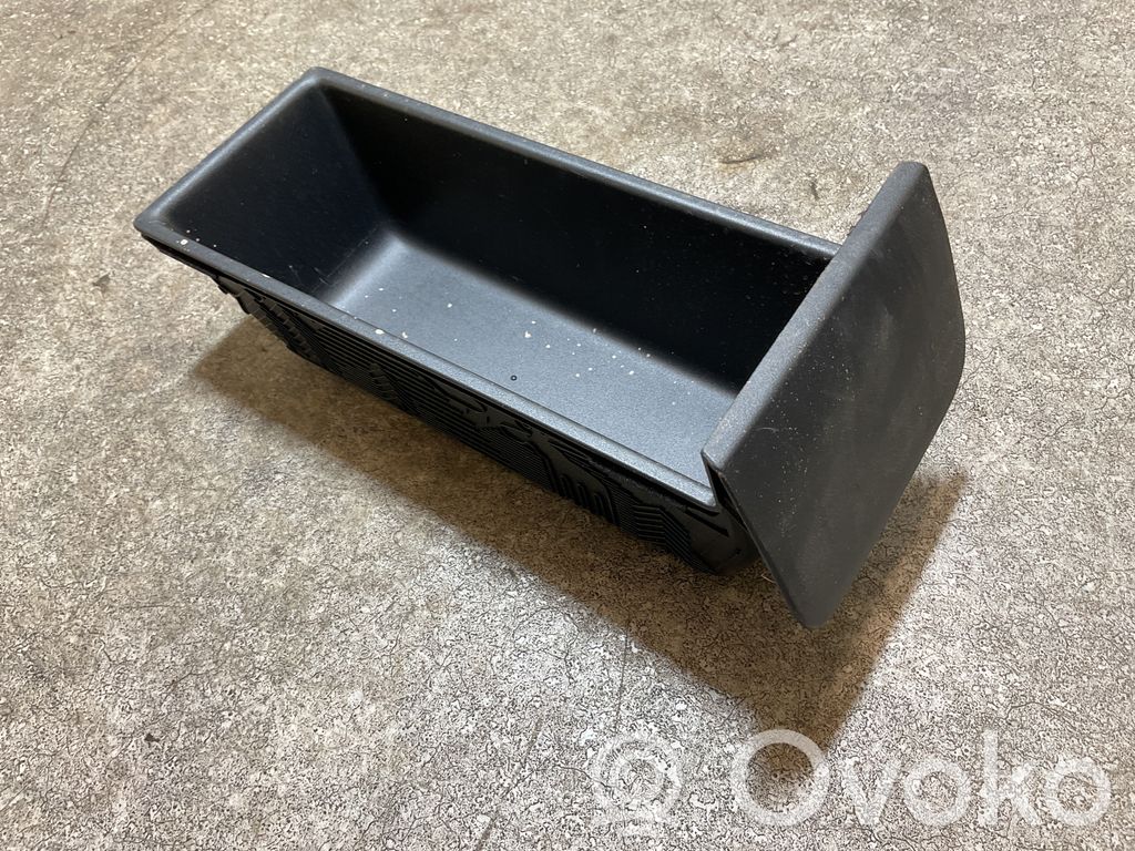 Volvo EX30 Boîte / compartiment de rangement pour tableau de bord 