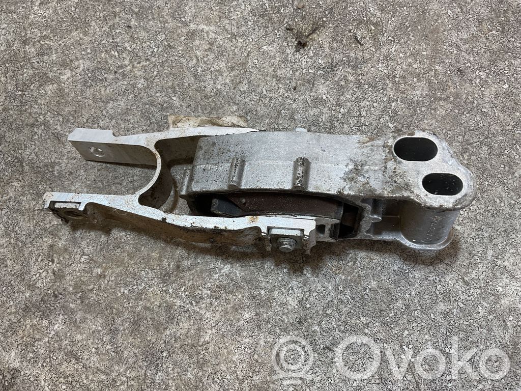 Volvo XC40 Engine mount bracket 