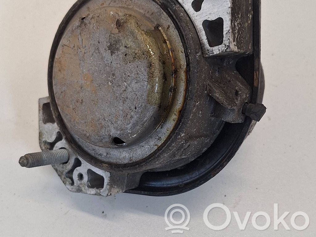 BMW 7 E65 E66 Engine mount bracket 
