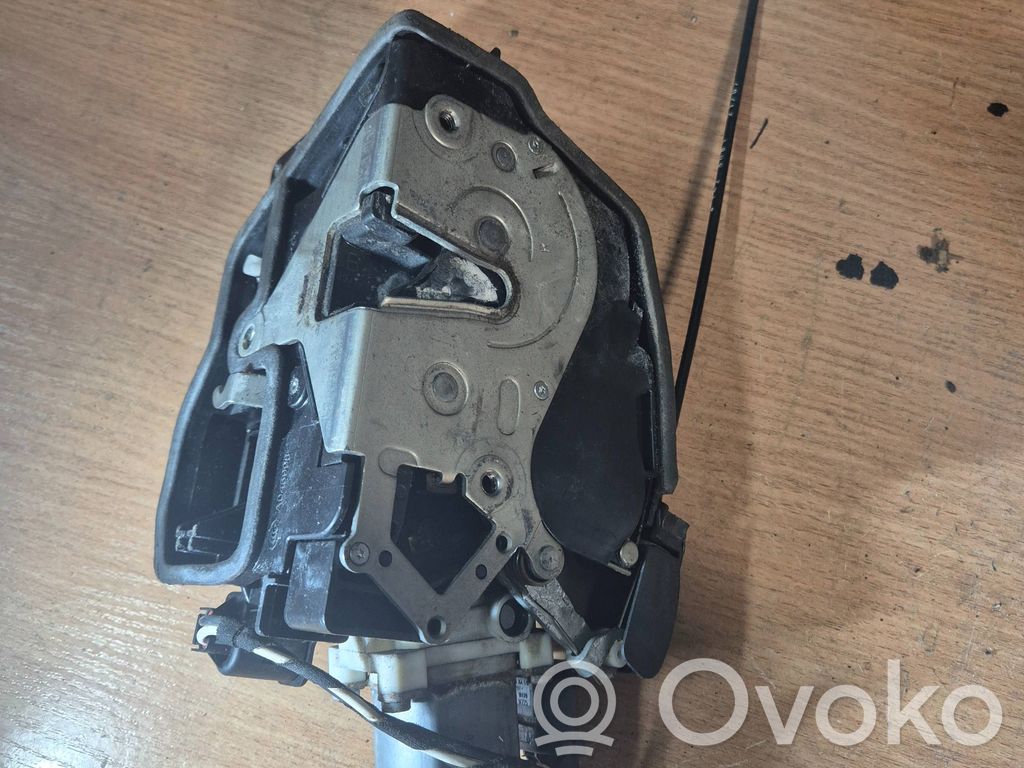 BMW 7 E65 E66 Încuietoare ușă față 