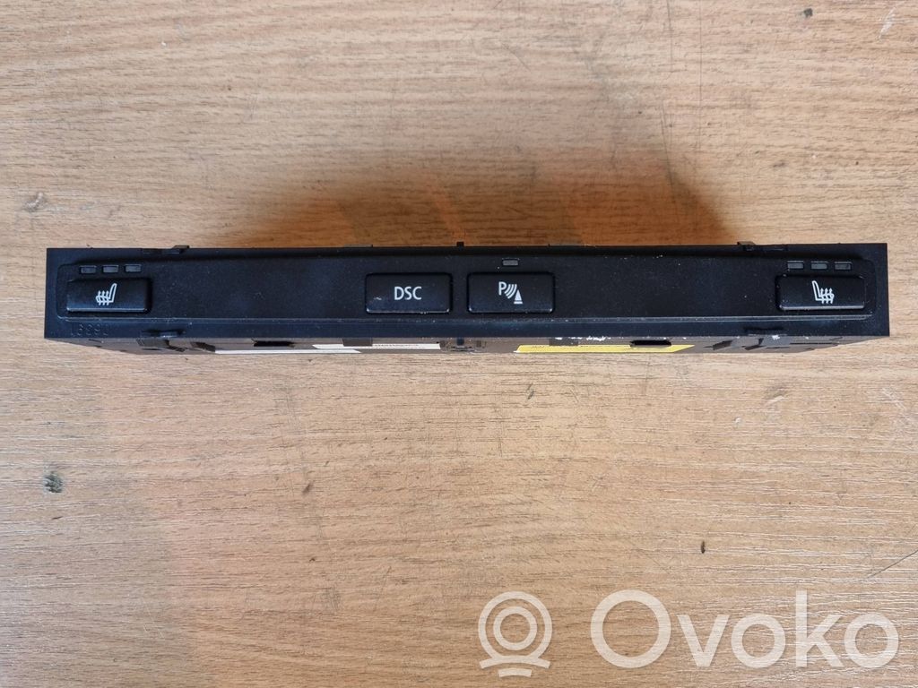 Seat heating switch   6940231