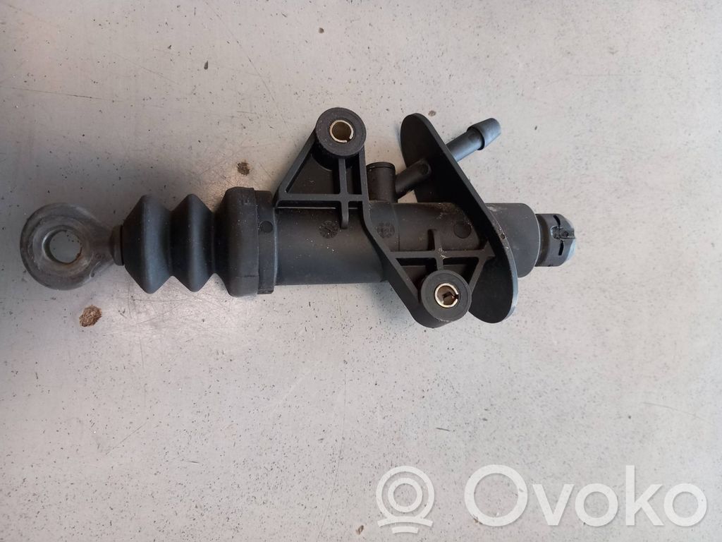 Ford Mondeo MK II Kytkimen pääsylinteri 