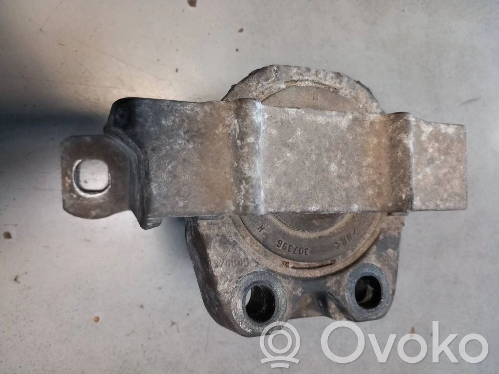 Engine mount bracket   307396,1567937,1811940,30758020,326B22,326B40,3M516F012AF,3M516F012BG,3M516F012BH,5N616F012B,5N616F012R,5N616F012T,61090716