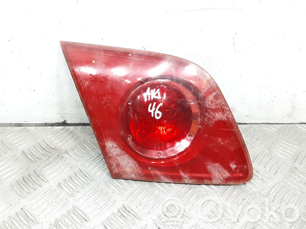 Tailgate rear/tail lights   P2913