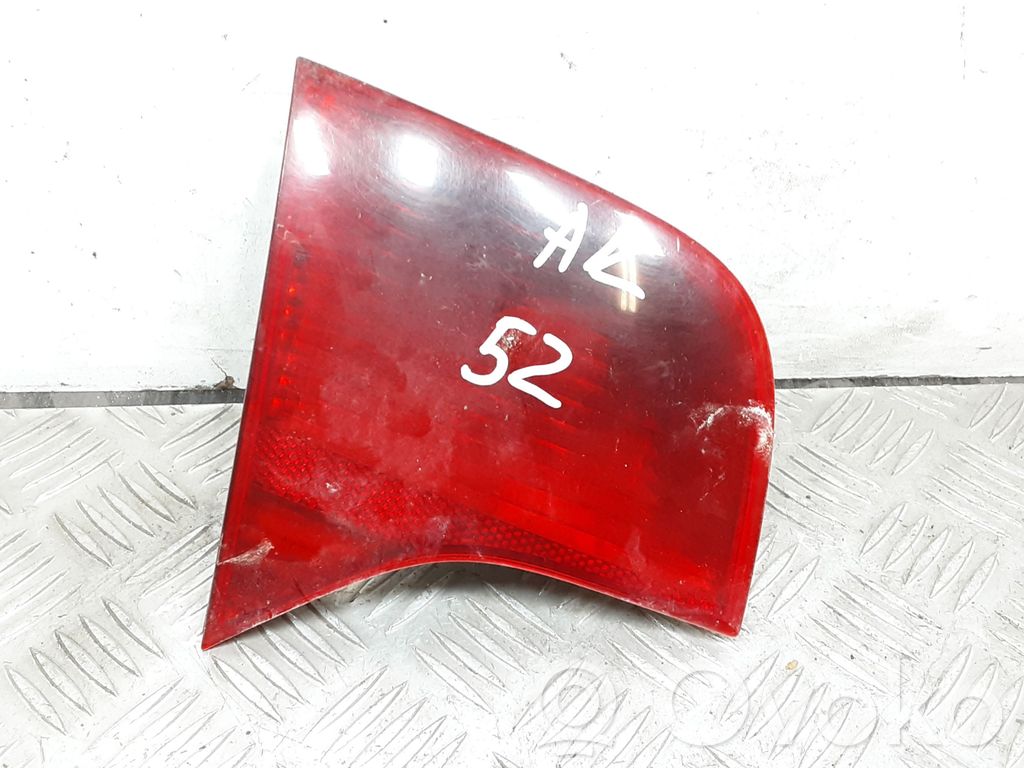 Audi A4 S4 B7 8E 8H Lampy tylnej klapy bagażnika 