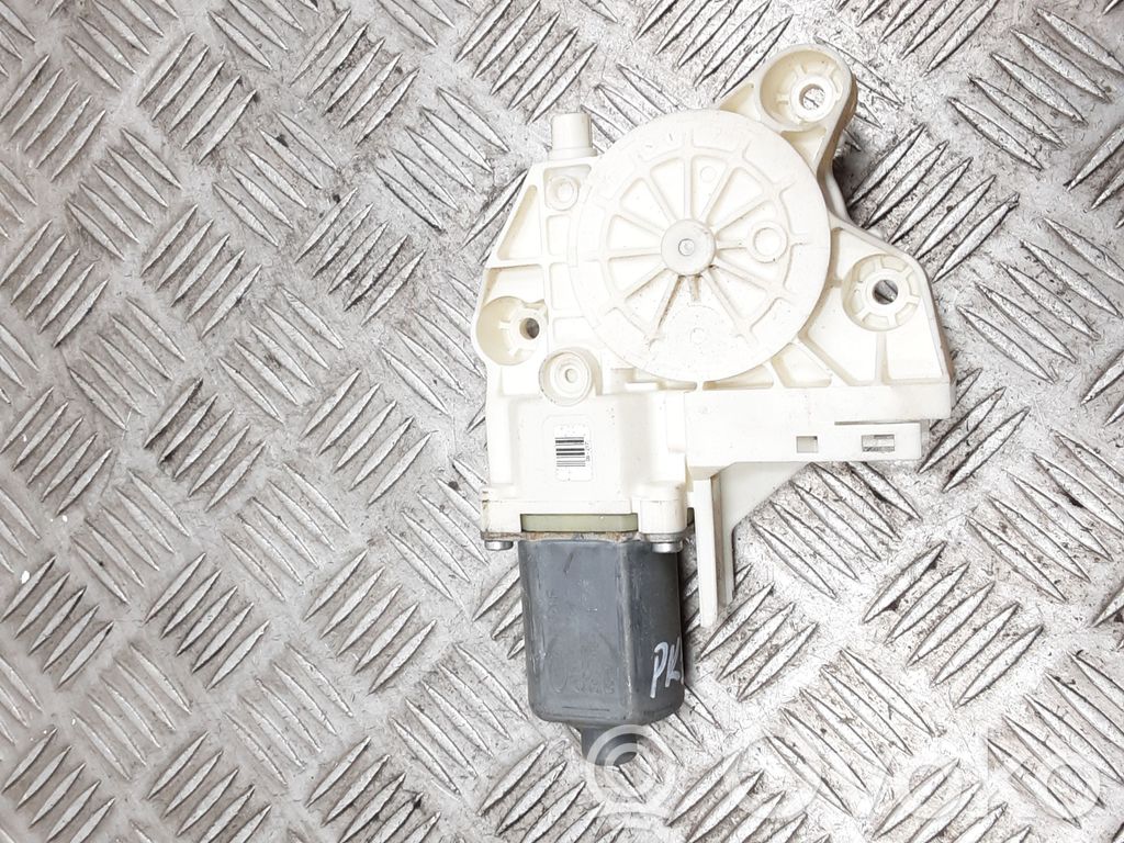 Ford Focus Front door window regulator motor 