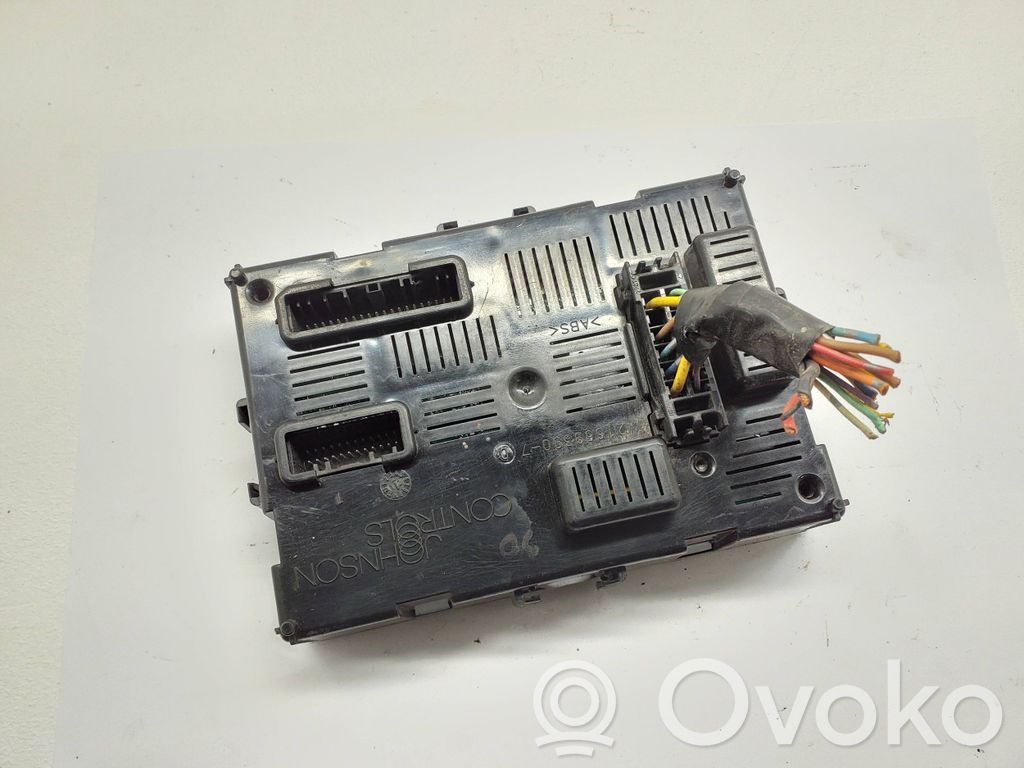 Nissan Note (E11) Saugiklių blokas 