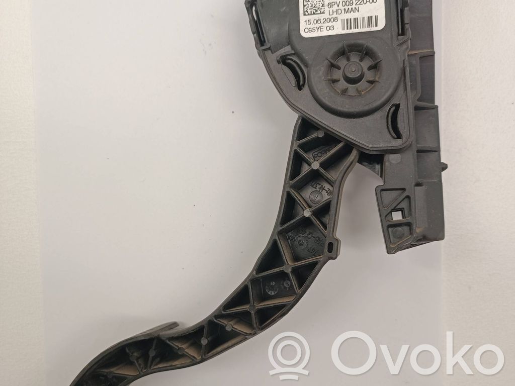 Volvo V70 Accelerator throttle pedal 