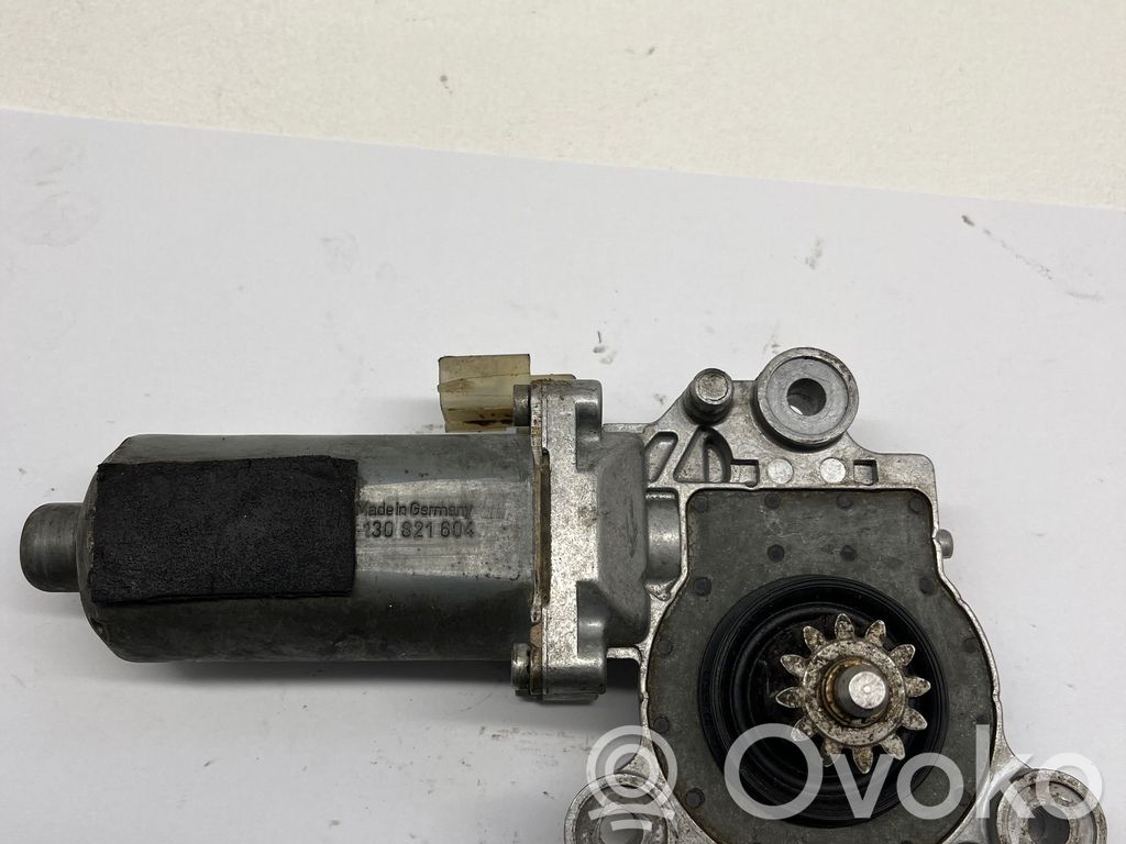 Volvo 850 Front door window regulator motor 