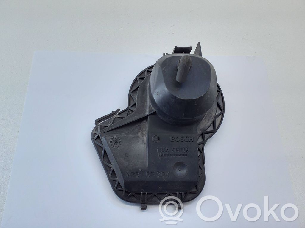 Osłona żarówki lampy przedniej   1305239109