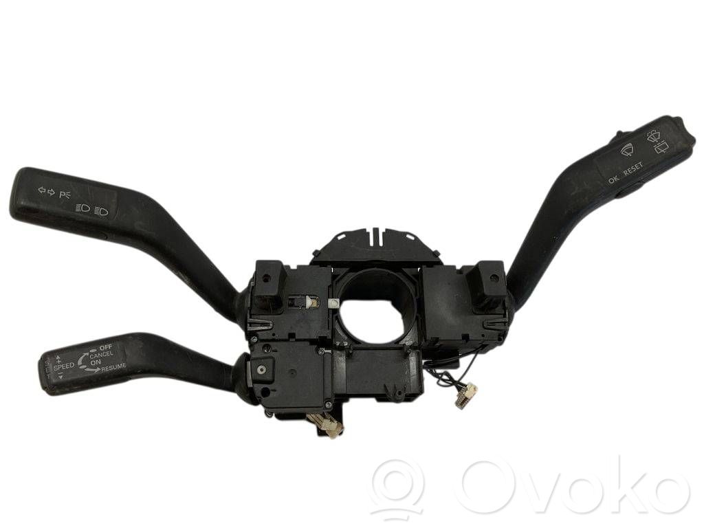 Volkswagen PASSAT B6 Interruptor/palanca de limpiador de luz de giro 