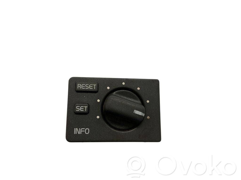 Volvo S40, V40 On-board computer control switch 