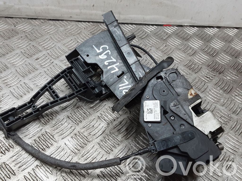 Priekšpusē slēdzene   921754104,BM5AA21812AE,224322