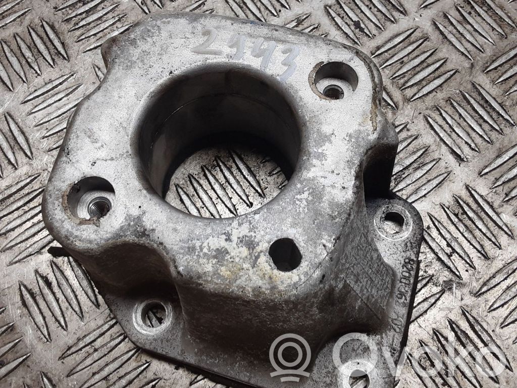 Renault Scenic II -  Grand scenic II Engine mounting bracket 
