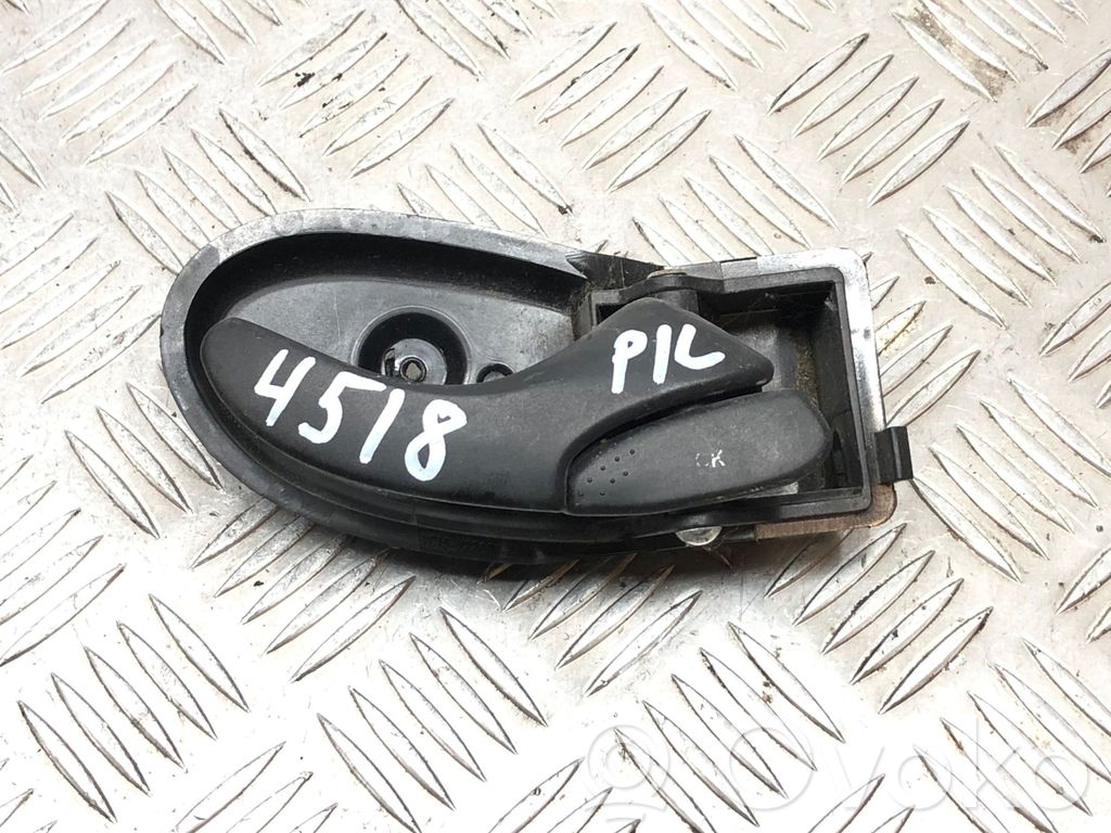 Manecilla interna puerta delantera   YC15V22600A