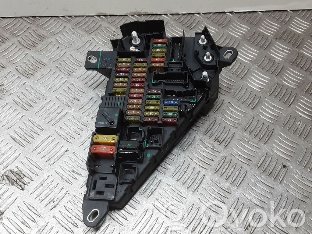 BMW 5 E60 E61 Fuse module 