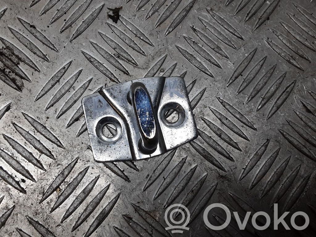 BMW 5 E60 E61 Rear door lock loop/hook striker 