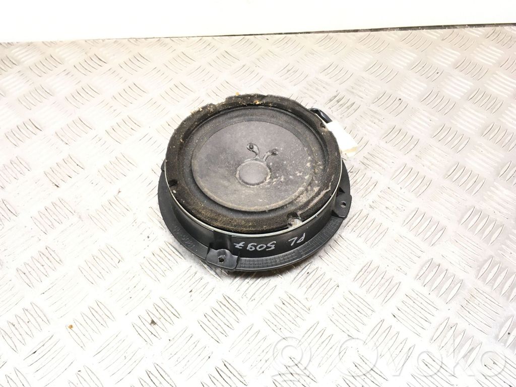 Hyundai Santa Fe Etuoven kaiutin 