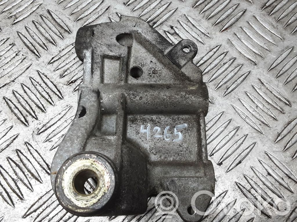 Alfa Romeo 156 Engine mounting bracket 