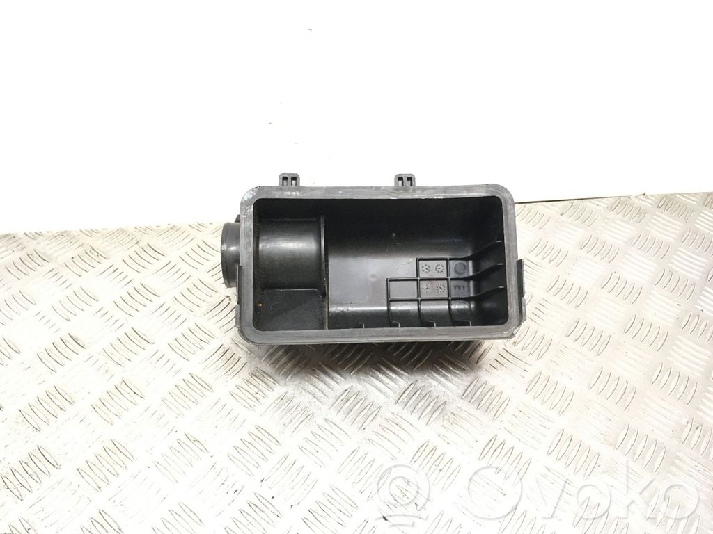 Suzuki SX4 Caja del filtro de aire 
