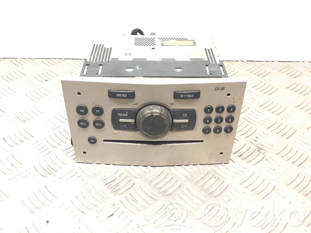 Panel / Radioodtwarzacz CD/DVD/GPS   344183129,13257031,E1034451