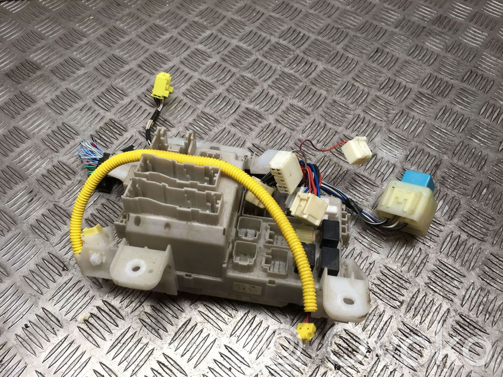 Toyota Corolla E120 E130 Módulo de fusible 