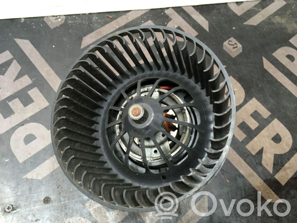 Heizungslüfter   1736007104