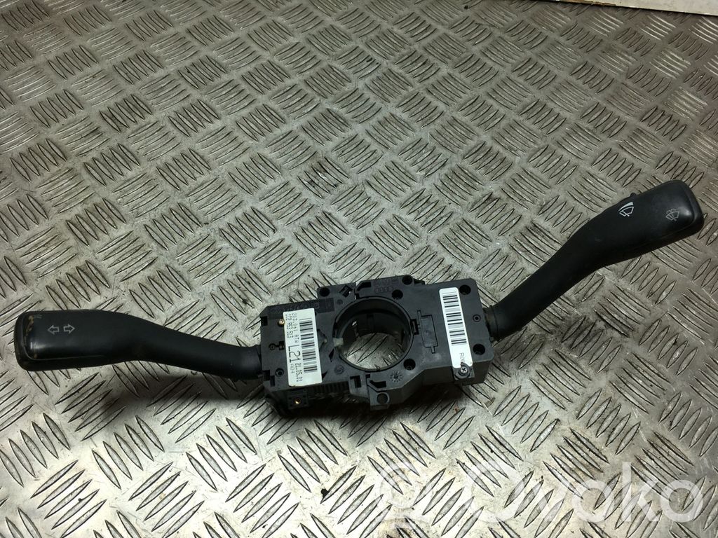Volkswagen New Beetle Leva/interruttore dell’indicatore di direzione e tergicristallo 