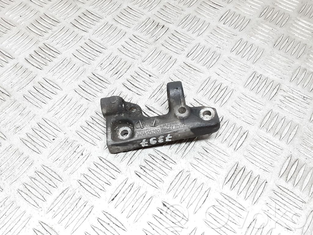 Citroen Berlingo Engine mounting bracket 