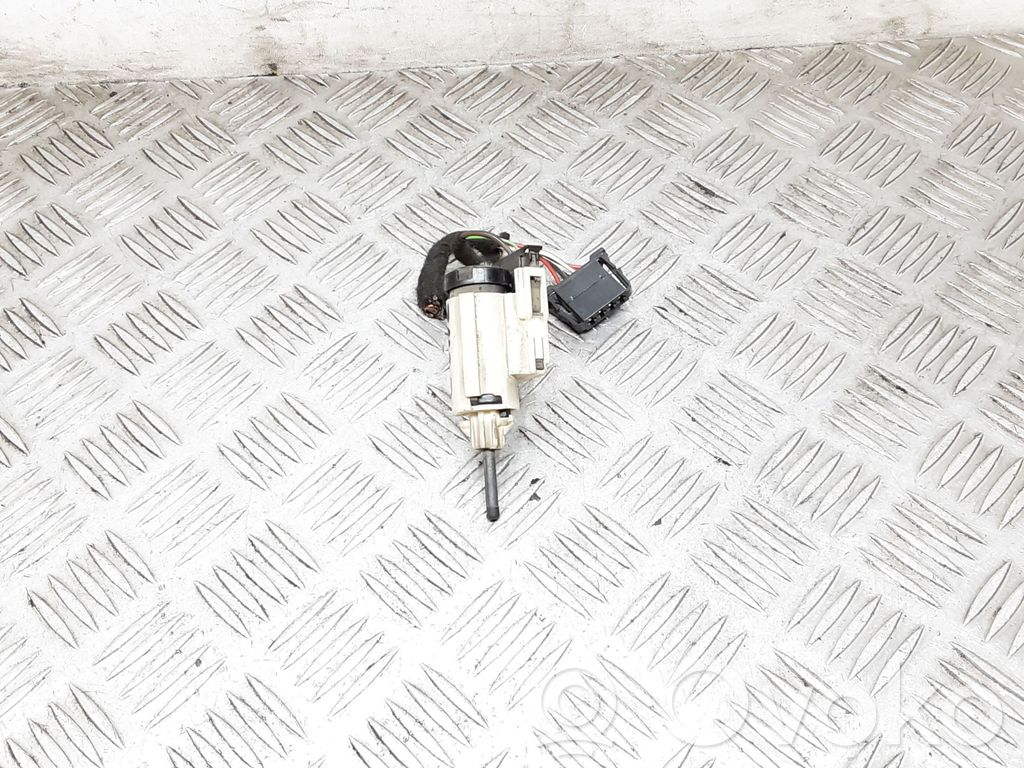 Audi A4 S4 B6 8E 8H Brake pedal sensor switch 
