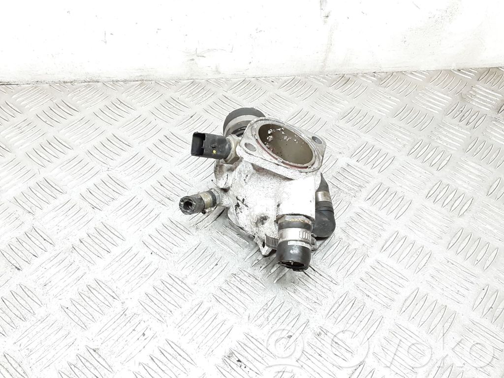 Alfa Romeo GT Thermostat/thermostat housing 