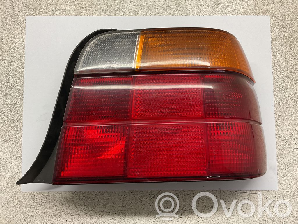 BMW 3 E36 Galinis žibintas kėbule 