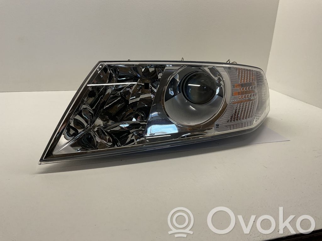 Skoda Octavia Mk2 (1Z) Priekšējais lukturis 