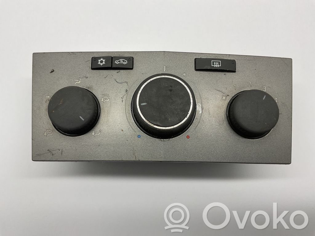 Opel Astra H Climate control unit 
