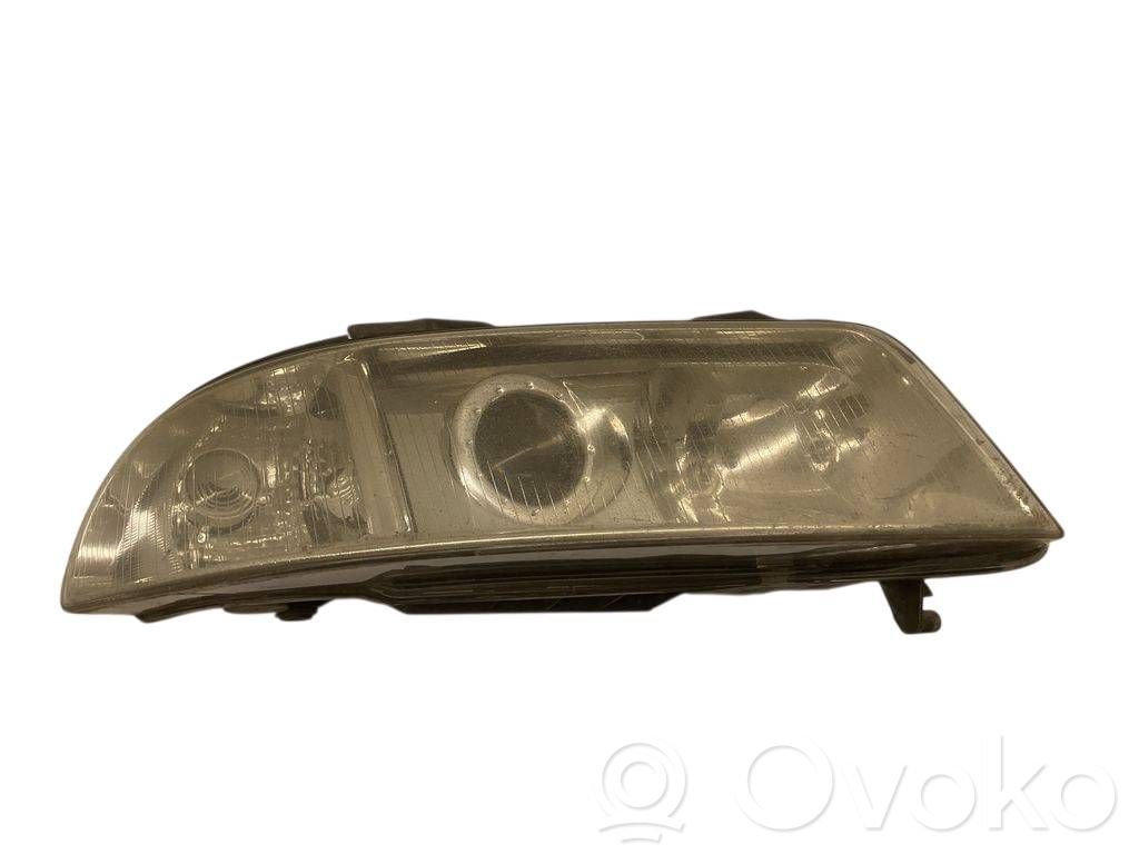 Audi A4 S4 B5 8D Phare frontale 