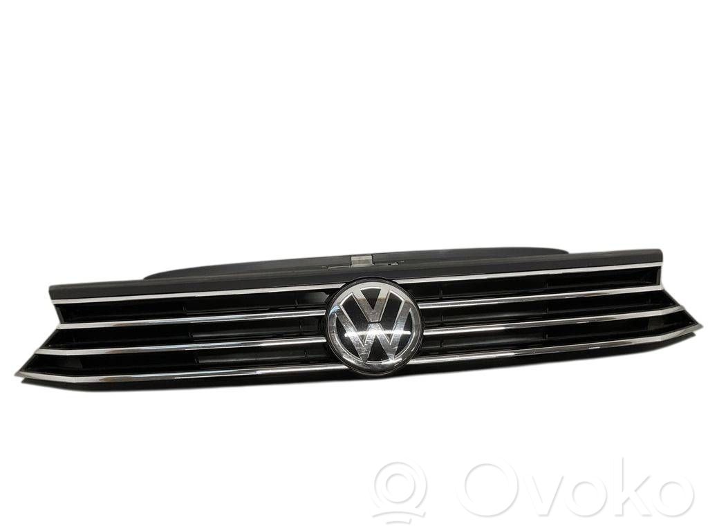 Volkswagen PASSAT B8 Maskownica / Grill / Atrapa górna chłodnicy 