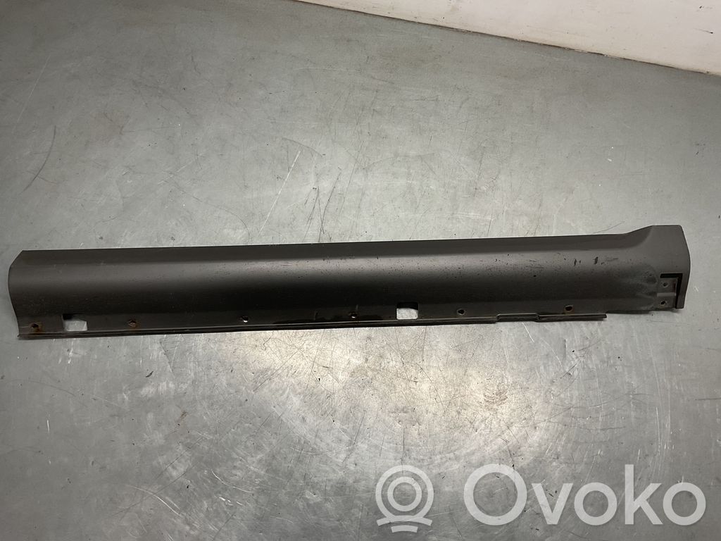 KIA Sorento Side skirt front trim 