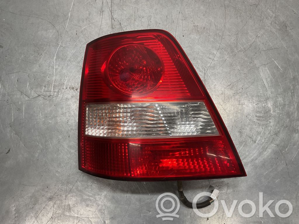 KIA Sorento Luz trasera/de freno 