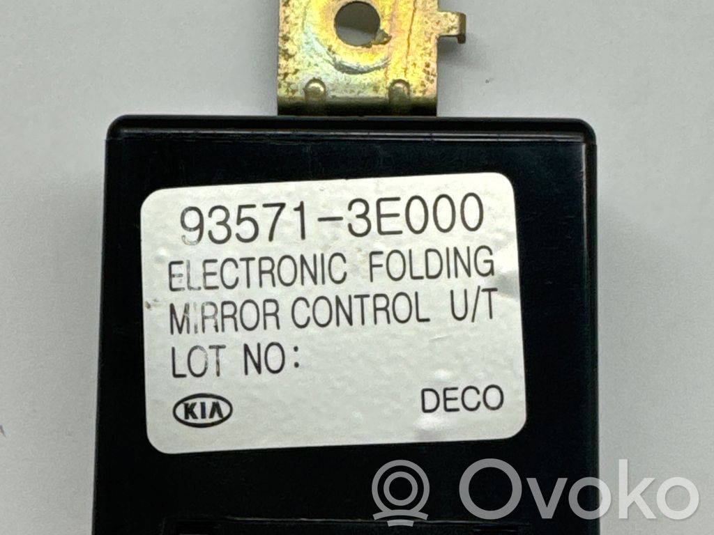 Wing mirror control module   935713E000