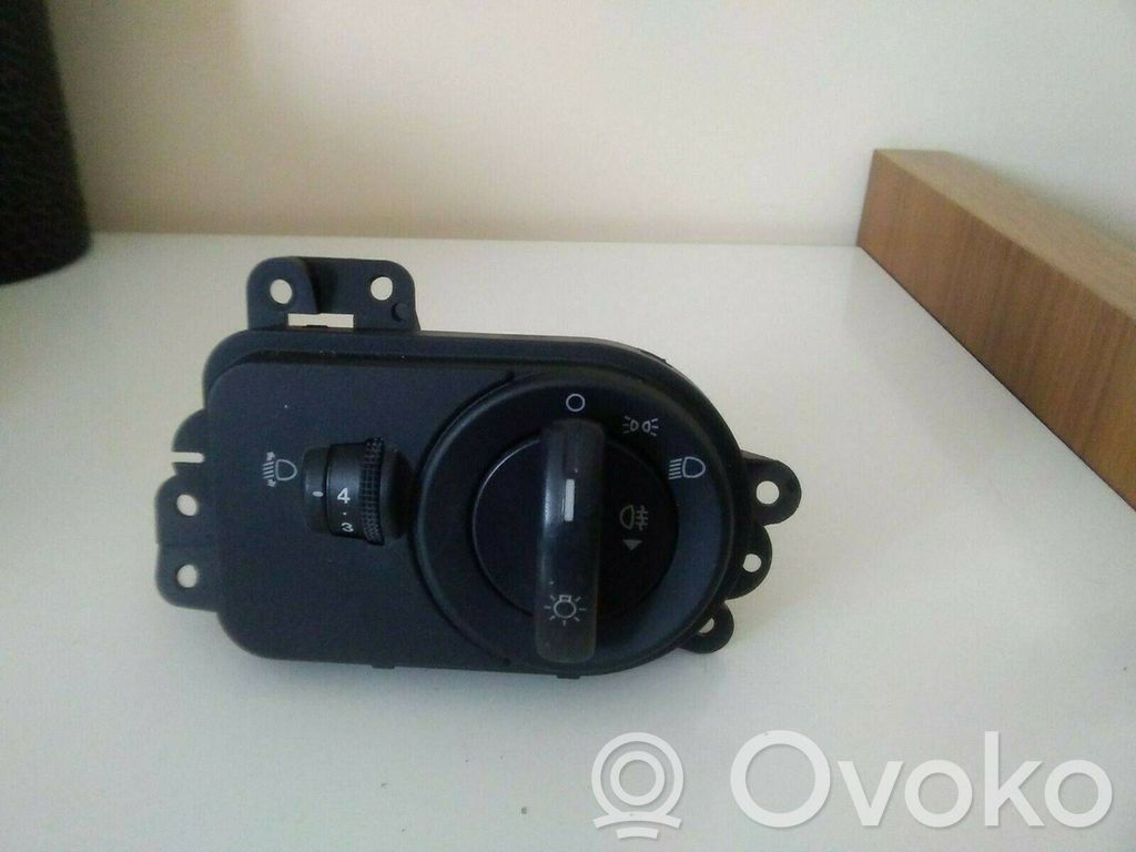 Light switch   2S6T13A024BB