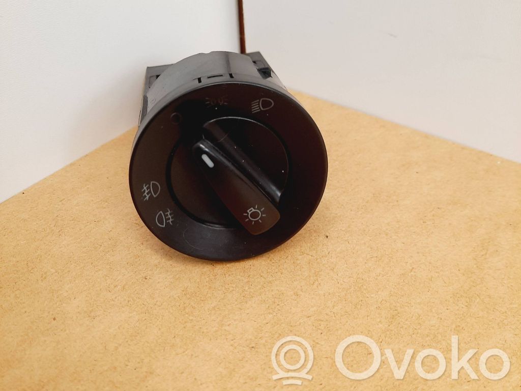 Volkswagen Golf IV Light switch 