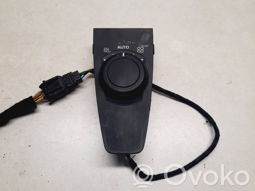 Citroen C4 I Picasso Interior fan control switch 