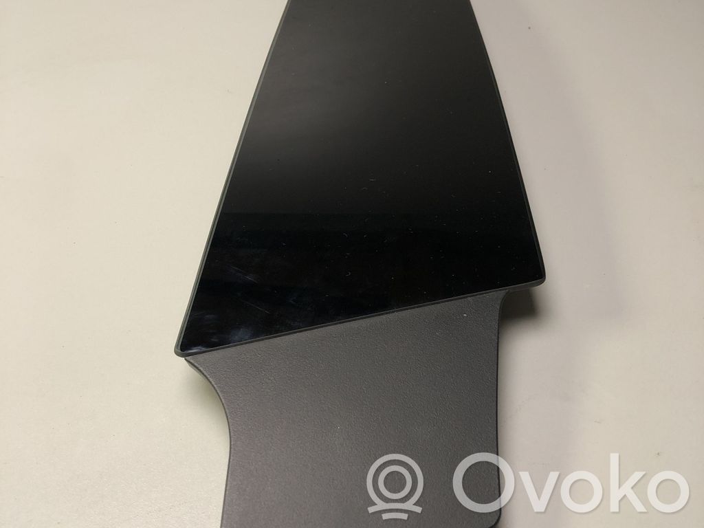Tesla Model S Auton rungon sivu 