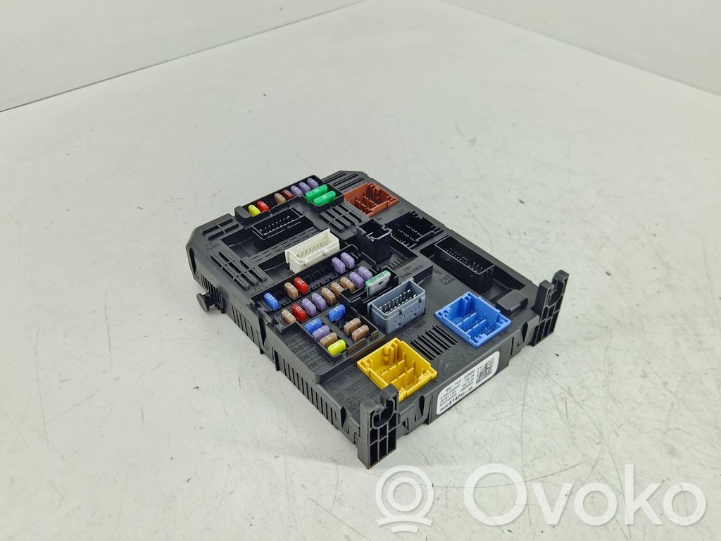 Peugeot Expert Fuse module 