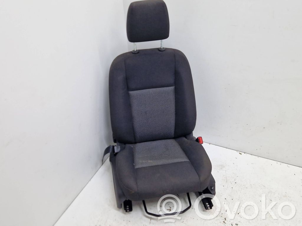 Etumatkustajan istuin   BK21610E34AB