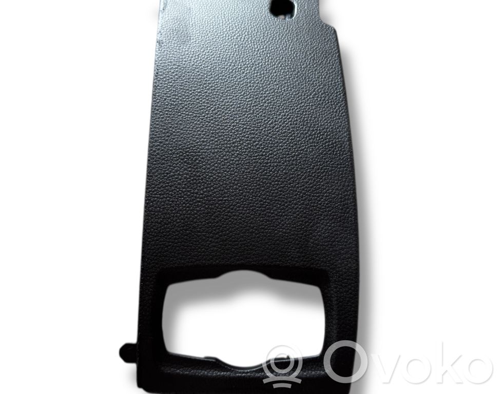 BMW 1 E81 E87 Kita panelės detalė 