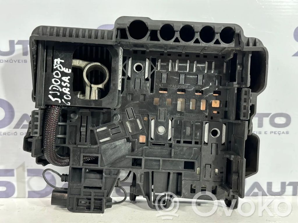 Opel Corsa E Akun rele-sulake 
